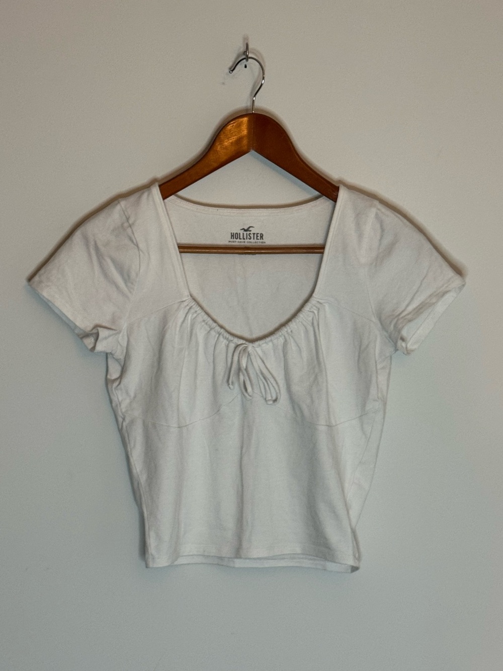 Hollister White Scoop Tie-Front Crop Top